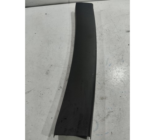 Обшивка крышки багажника верхняя