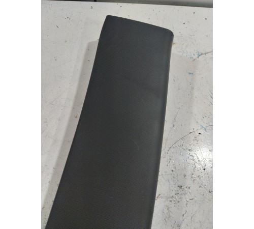 Обшивка крышки багажника верхняя