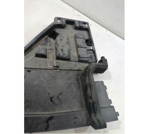 Пыльник подкапотного пространства левый