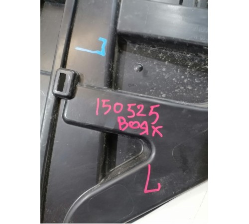 Пыльник подкапотного пространства левый