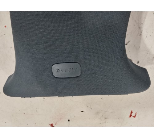 Обшивка центральной стойки(правая верхняя)