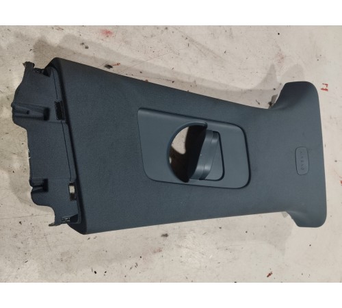 Обшивка центральной стойки(правая верхняя)