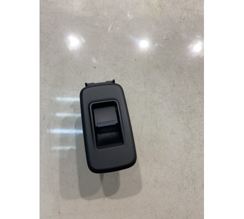 Кнопка стеклоподъемника (передняя, правая)