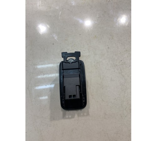 Кнопка стеклоподъемника (передняя, правая)