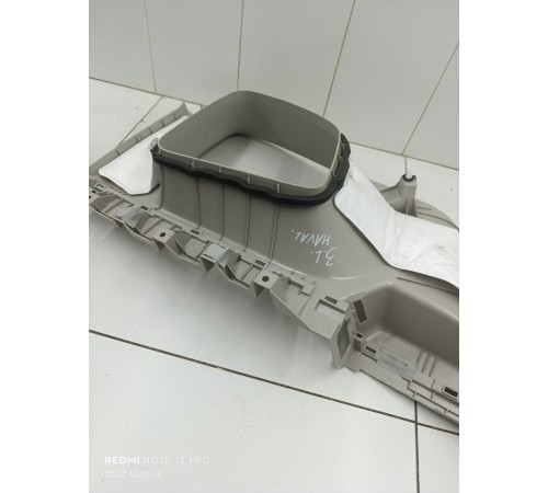 Накладка багажника задняя левая верхняя