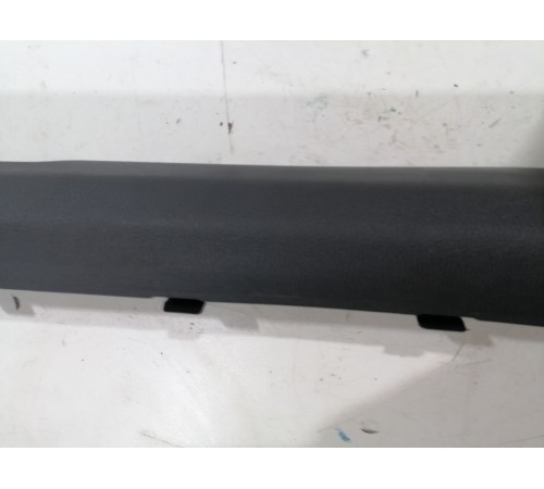 Обшивка порога передняя правая