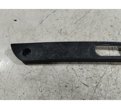 Накладка крышки багажника подсветки номера