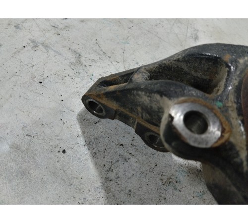 Кулак поворотный задний правый с датчиком ABS