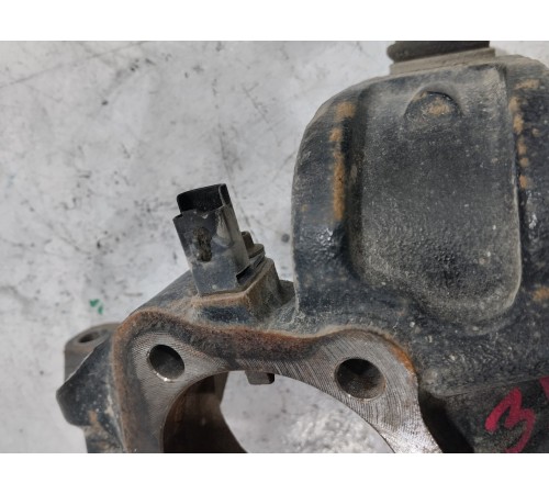 Кулак поворотный задний правый с датчиком ABS