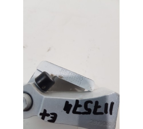 Петля двери передняя левая верхняя