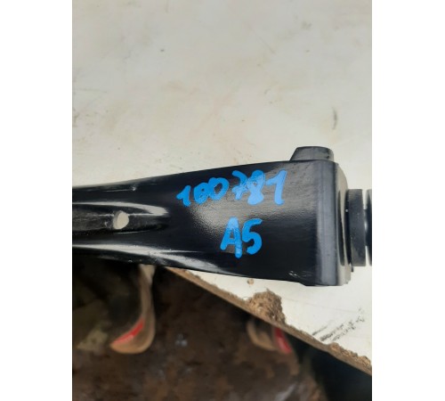 Крепление топливного бака