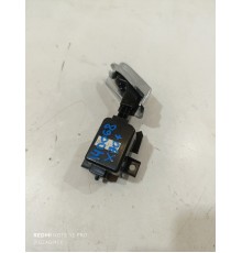 Кнопка открывания бардачка