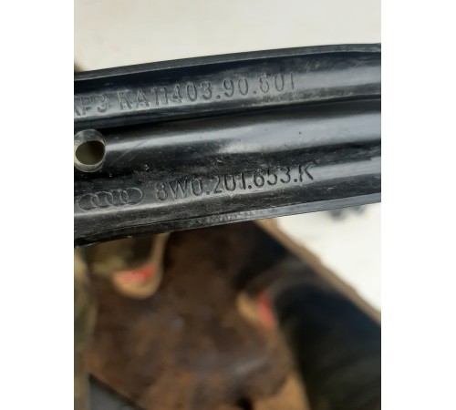 Крепление топливного бака