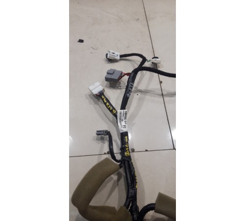 Электропроводка багажника (нижняя)