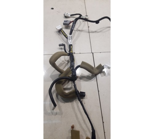 Электропроводка багажника (нижняя)