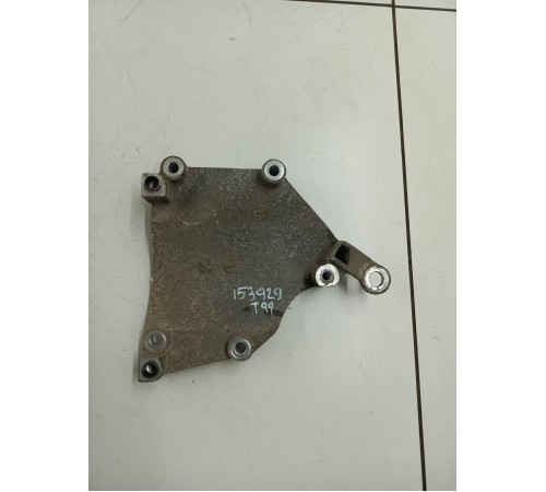 Кронштейн двигателя