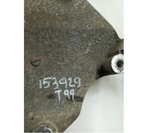 Кронштейн двигателя