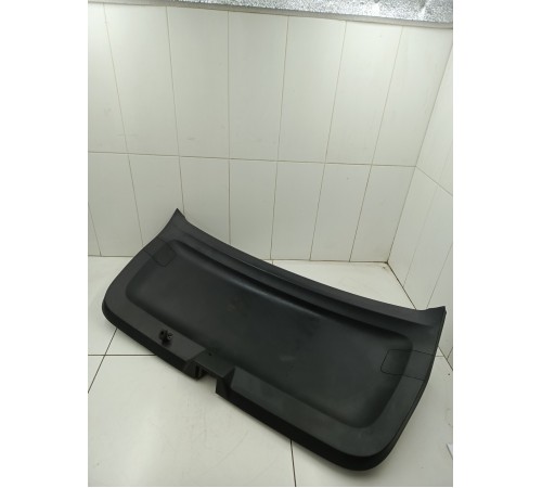 Обшивка двери багажника