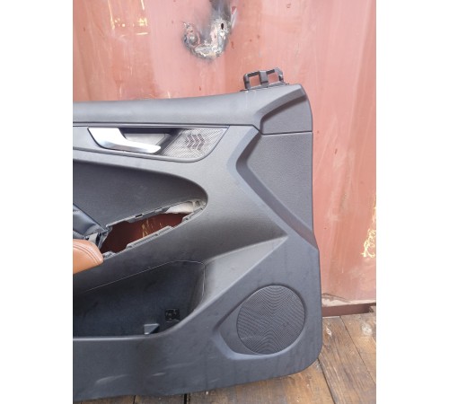 Обшивка двери передняя левая