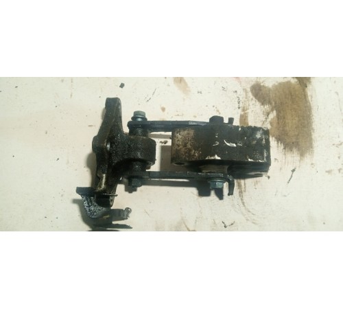 Опора двигателя задняя