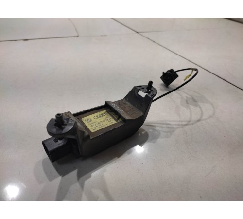 Электронный блок (передний, левый)