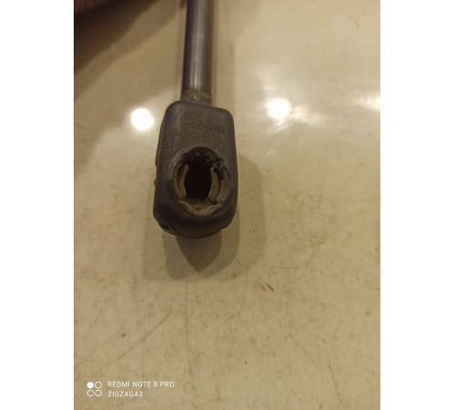 Амортизатор багажника(правый)