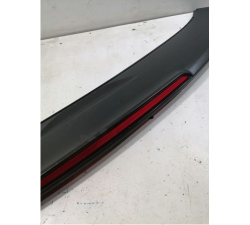 Спойлер крышки багажника