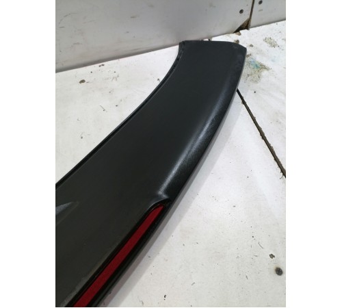 Спойлер крышки багажника