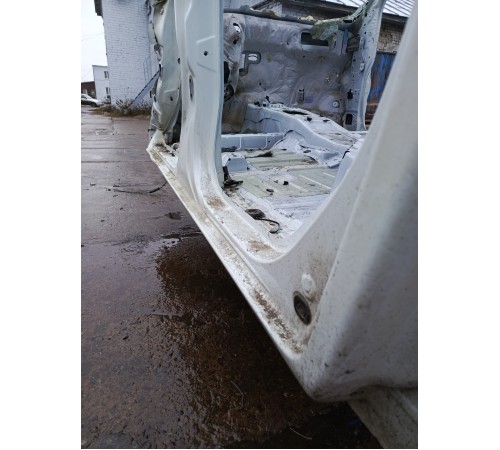 Порог со стойкой левый