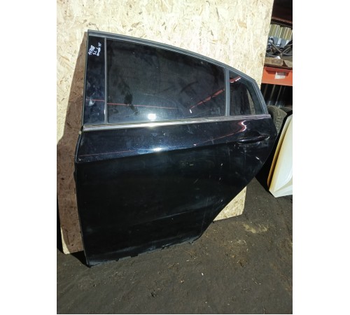 Дверь задняя левая в сборе