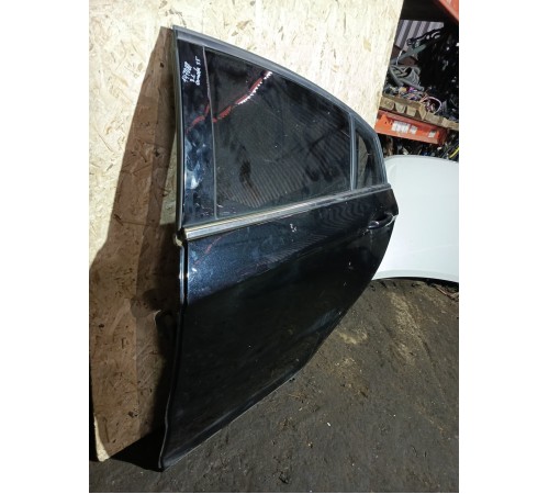 Дверь задняя левая в сборе
