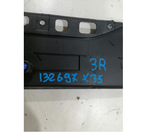 Молдинг двери задний правый