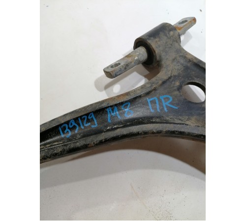 Рычаг передний левый