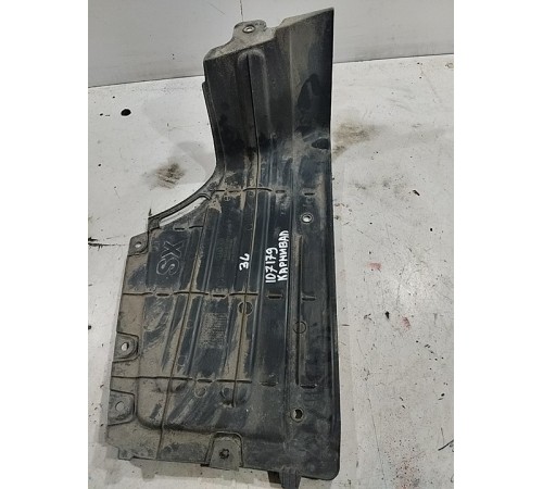 Защита антигравийная задняя левая