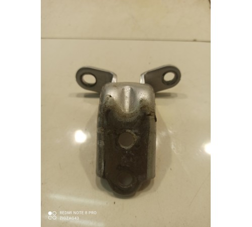 Петля двери (задняя, правая, нижняя)