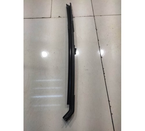 Кронштейн в двери (задний, левый)