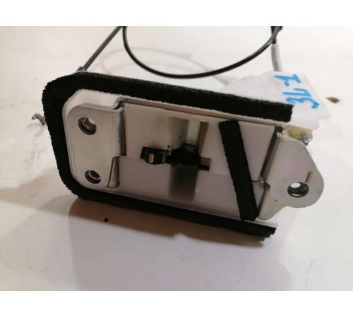 Передний замок правой сдвижной двери