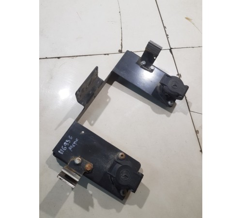 Кронштейн розеток за кабиной