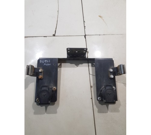 Кронштейн розеток за кабиной