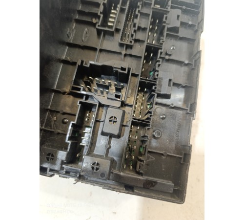 Блок предохранителей подкапотный