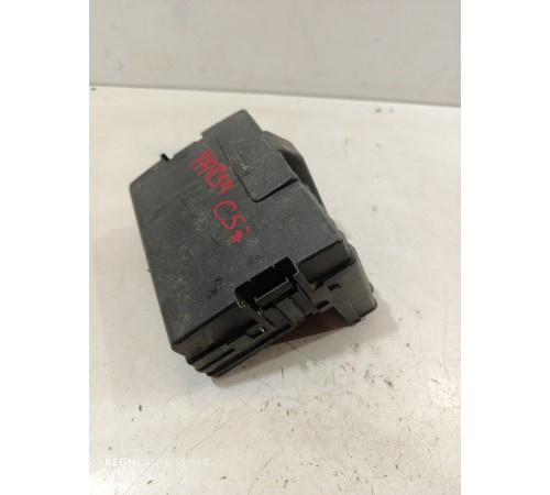 Блок предохранителей подкапотный