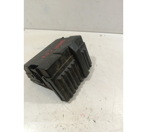 Блок предохранителей подкапотный