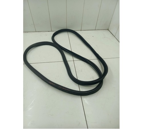 Резинка багажника уплотнительная