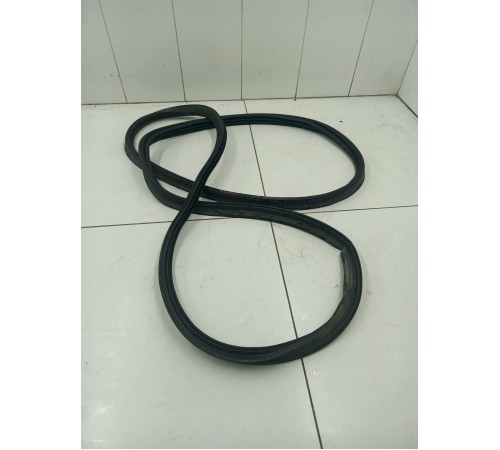 Резинка багажника уплотнительная