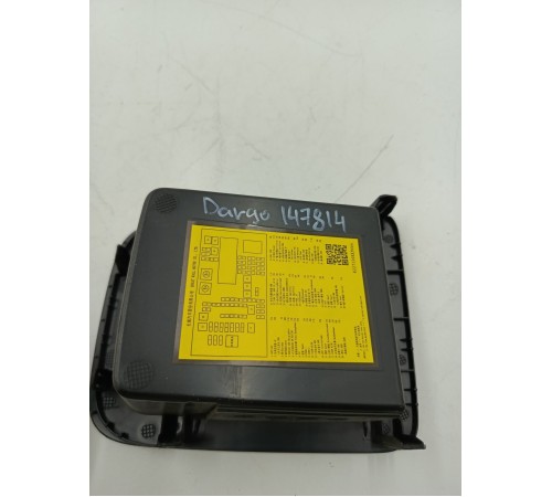 Крышка блока предохранителей