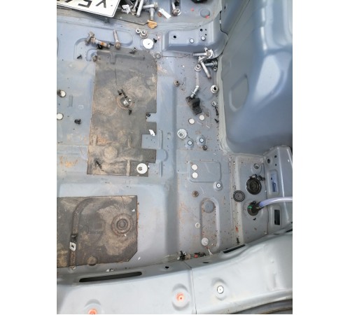 Пол багажника