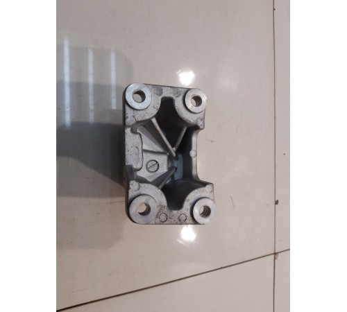 Кронштейн опоры АКПП