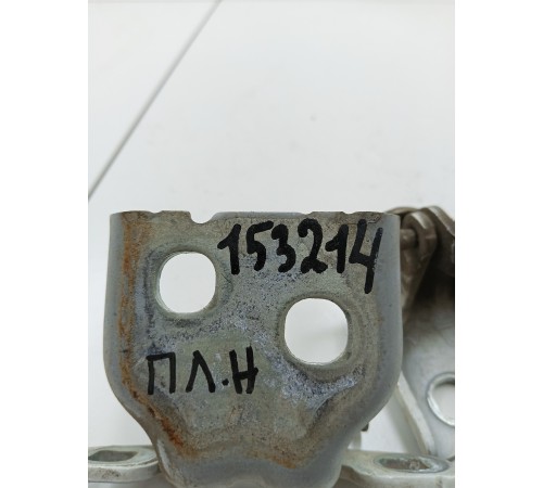 Петли передней левой двери