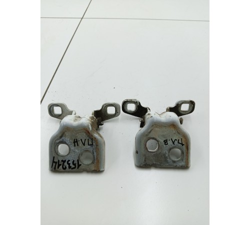 Петли передней левой двери