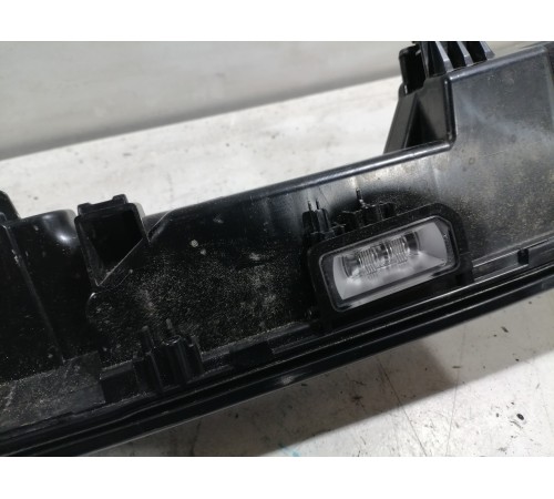 Фонарь комбинированный двери крышки багажника